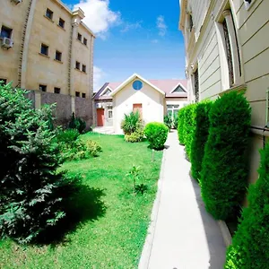 Otel Seasons, Bakü